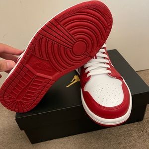 Air Jordan 1 Low “Gym Red” Mens Size 8/ Women’s Size 9.5